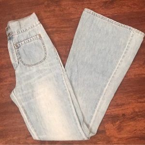 Billabong bell bottom jeans!!
